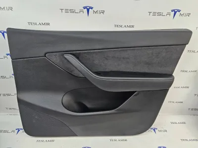 Обшивка двери передней правой Tesla Model Y 2022
