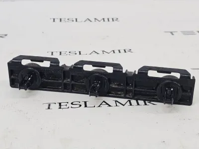 Кронштейн порога задний Tesla Model S 2018