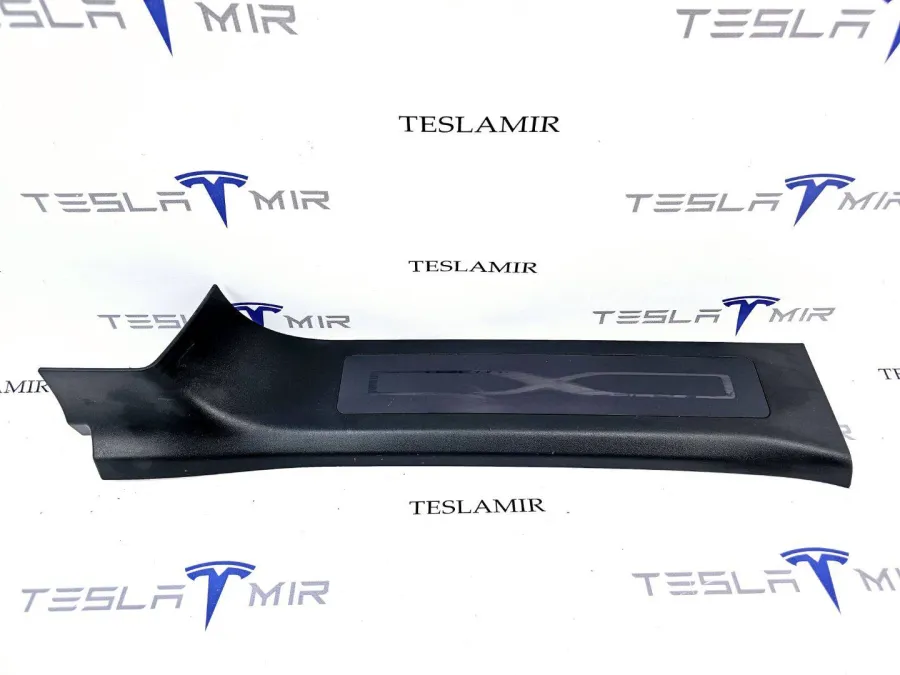 Накладка стойки С внутренняя правая нижняя Tesla Model X 2018 — фото 1