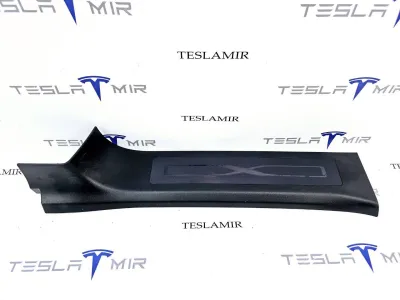 Накладка стойки С внутренняя правая нижняя Tesla Model X 2018