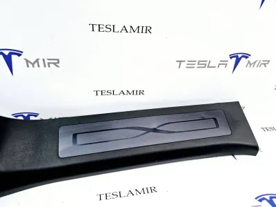 Накладка стойки С внутренняя правая нижняя Tesla Model X 2018 — фото 2