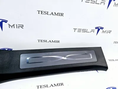 Накладка стойки С внутренняя правая нижняя Tesla Model X 2018 — фото 3