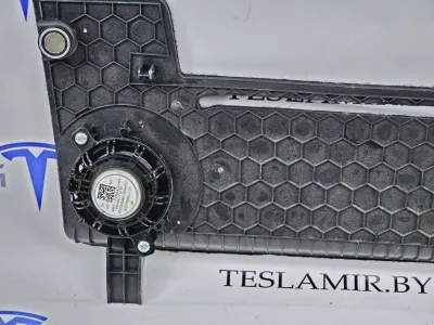 Пластик салона Tesla Model S 2022 — фото 3