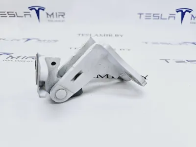 Петля двери передней верхняя правая Tesla Model 3 2023 — фото 3