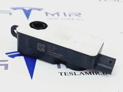 Электропривод (моторчик) вентиляционной решетки (люверса) Tesla Model Y 2021