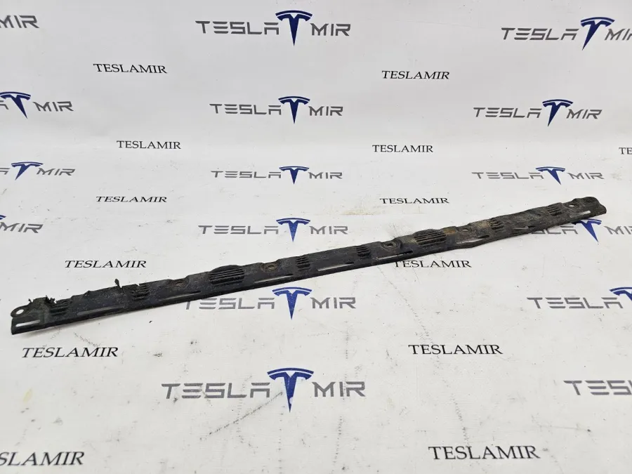 Накладка батареи высоковольтной боковая задняя Tesla Model S 2018 — фото 1