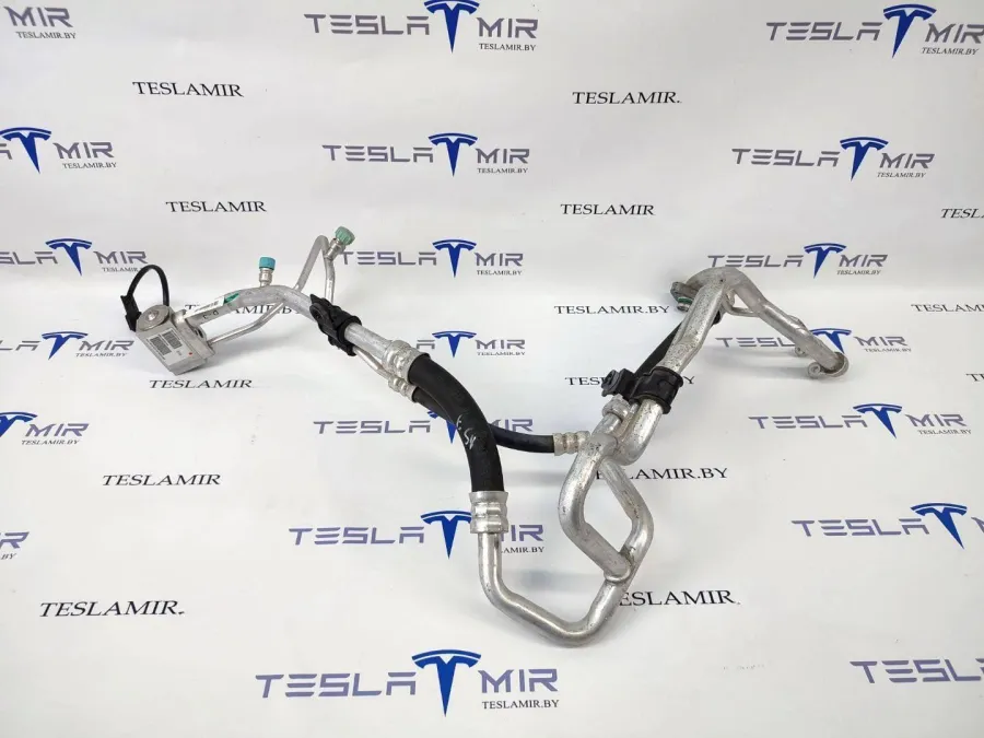 Трубопровод системы кондиционирования (трубки радиатора) Tesla Model S 2017 — фото 1