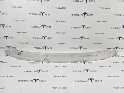 Усилитель переднего бампера верхний Tesla Model Y 2025