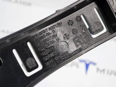 Кронштейн крепления бампера переднего правый Tesla Model Y 2025 — фото 3