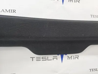 Накладка крышки багажника Tesla Model Y 2025 — фото 2