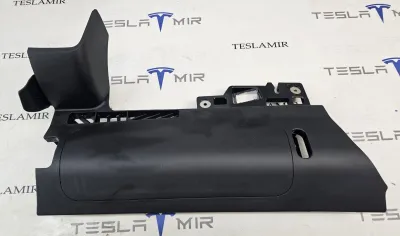 Подушка безопасности коленная водителя Tesla Model Y 2025