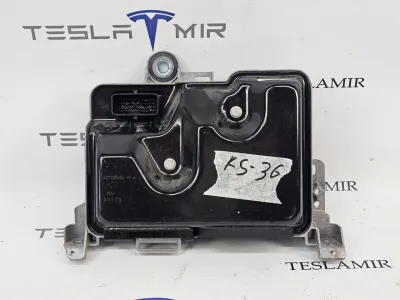 Блок управления BCM (бортовой сети) (Body Control Module) Боди Tesla Model 3 2023