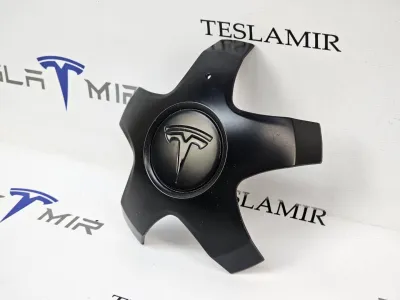 Колпачок литого диска Tesla Model S 2022