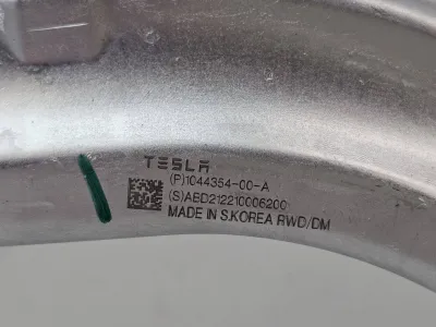 Рычаг передний продольный нижний (банан) левый Tesla Model 3 2021 — фото 2
