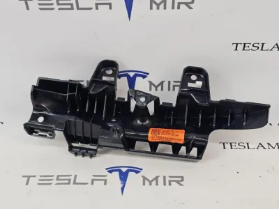 Кронштейн крепления стойки B левый верхний Tesla Model Y 2025 — фото 3
