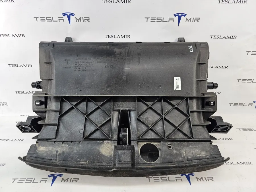 Кассета радиаторов Tesla Model Y 2025 — фото 1