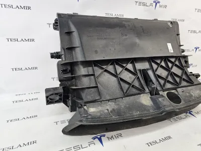 Кассета радиаторов Tesla Model Y 2025 — фото 2