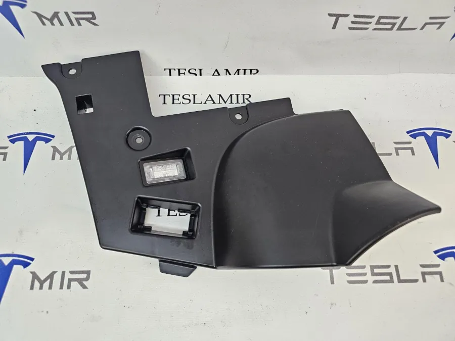Пластик салона Tesla Model Y 2024 — фото 1