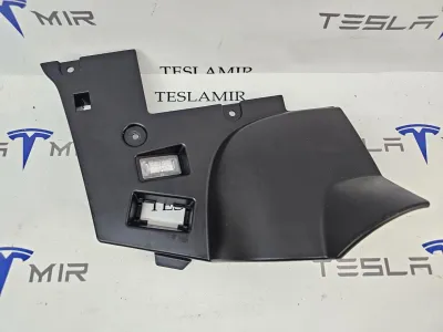 Пластик салона Tesla Model Y 2024