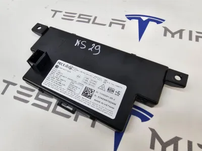 Блок иммобилайзера Tesla Model Y 2024