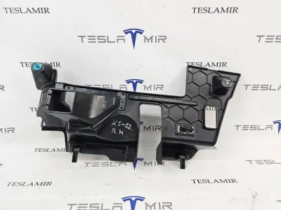 Пластик салона Tesla Model X 2018 — фото 2