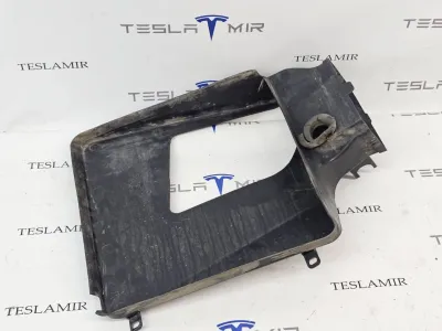 Воздуховод (дефлектор) радиатора (лопух) правый Tesla Model S 2018 — фото 3