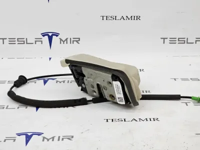 Замок двери передней левой Tesla Model Y 2022
