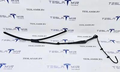 Щеткодержатель (поводок стеклоочистителя, дворник) левый Tesla Model 3 2022
