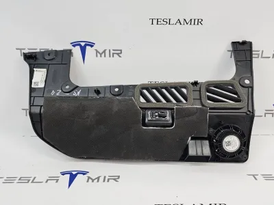 Пластик салона Tesla Model Y 2021 — фото 2