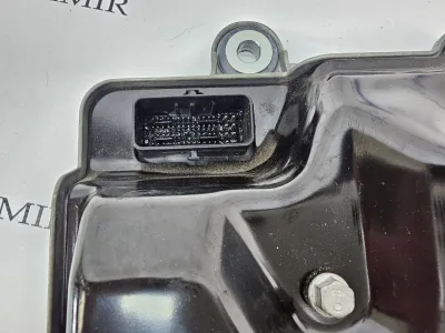 Блок управления BCM (бортовой сети) (Body Control Module) Боди Tesla Model Y 2022 — фото 3