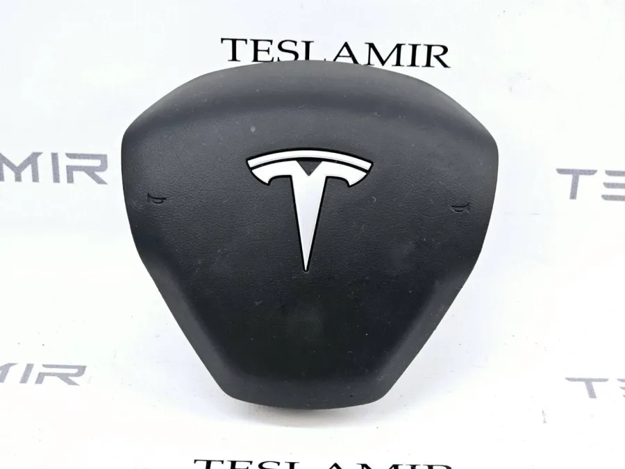 Подушка безопасности водителя Tesla Model Y 2022 — фото 1