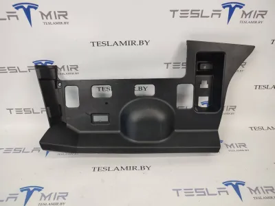 Пластик салона Tesla Model S 2017